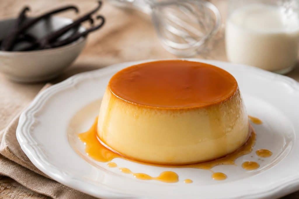 découvrez notre recette de flan vanille maison ultra crémeux, facile et rapide à préparer pour un dessert gourmand qui plaira à toute la famille.